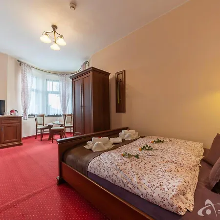 Sloneczna Roza Ze Sniadaniami 住宿加早餐酒店 3*