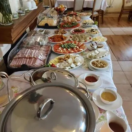 住宿加早餐酒店 Sloneczna Roza Ze Sniadaniami 3*