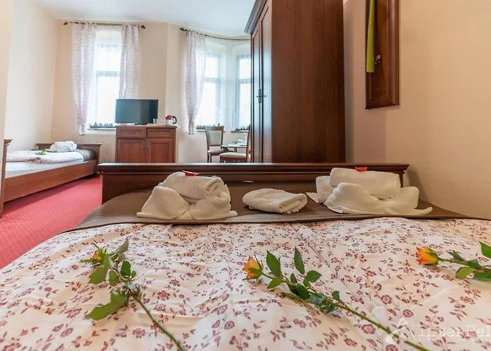 Ze Sniadaniami Sloneczna Roza Шклярска-Поремба